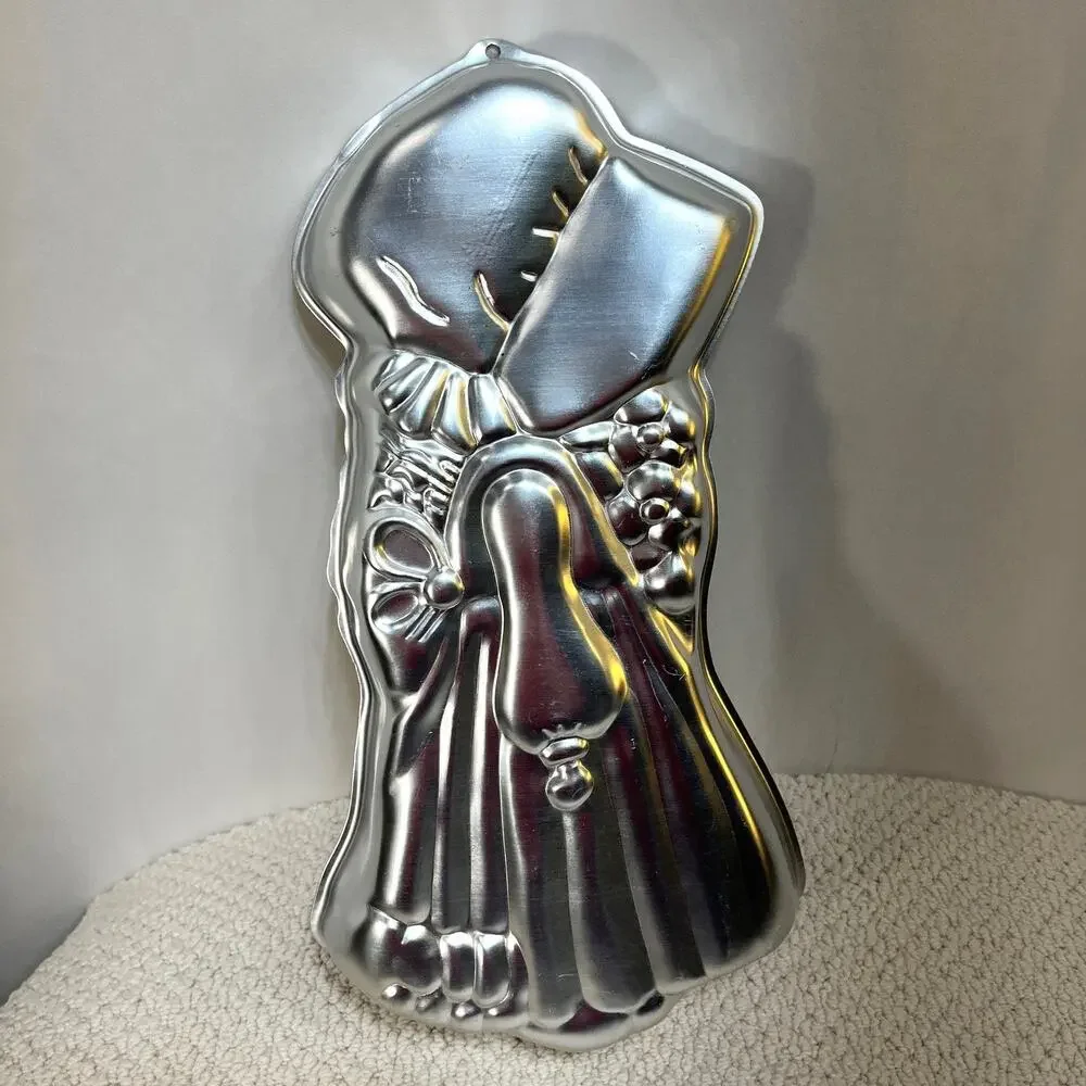 Wilton Holly Hobbie Aluminum Cake Pan #2105-7784 Vintage 1975 New W/ Defects